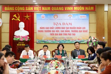 Quang cảnh buổi tọa đàm.