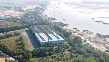 Nhà máy cán thép liên hoàn Sông Hồng được đầu tư nhiều năm nhưng vẫn chưa hoạt động gây lãng phí khiến người dân bức xúc.