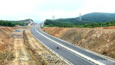 Một đoạn cao tốc bắc-nam phía đông qua tỉnh Quảng Bình đã cơ bản hoàn thành.