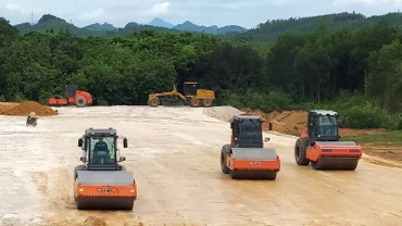 Thi công dự án công trình đường bộ cao tốc Bắc-Nam đoạn đi qua tỉnh Quảng Bình