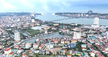 Thành phố Đồng Hới được sắp xếp thành 3 phường, trong đó có 1 phường mang tên thành phố.