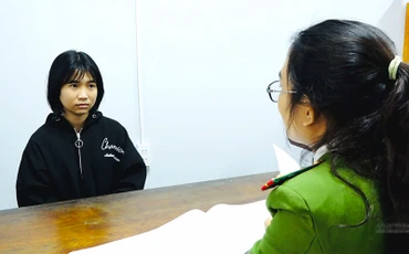Trần Khả Ái tại cơ quan Công an huyện Bố Trạch. Ảnh: TT