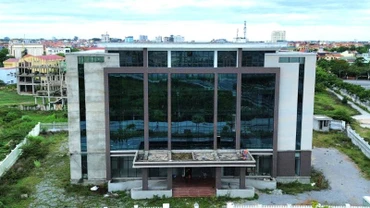 Trụ sở Trung tâm Truyền thông-Giáo dục sức khỏe Quảng Bình thi công 7 năm vẫn chưa xong, cuối năm 2024 được cấp thêm vốn để hoàn thiện công trình.