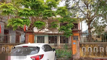Một trụ sở cơ quan bỏ hoang đã lâu tại trung tâm phường Ba Đồn, thị xã Ba Đồn, tỉnh Quảng Bình.