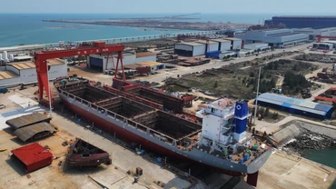Quang cảnh đóng tàu ở Công ty TNHH đóng tàu Quảng Tây thuộc Tập đoàn đóng tàu Trung Quốc. (Ảnh: TÂN HOA XÃ)