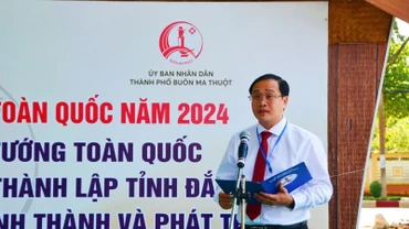 Phó Chủ tịch Ủy ban nhân dân thành phố Buôn Ma Thuột Trần Đức Nhật phát biểu khai mạc giải.
