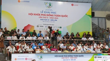 Các đại biểu tham dự lễ khai mạc Hội khỏe Phù Đổng toàn quốc lần thứ X - khu vực IV năm 2024.