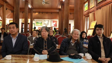 Các đại biểu tham dự hội nghị.