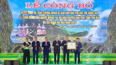 Đón nhận bằng chứng nhận Di sản Văn hóa phi vật thể quốc gia. 