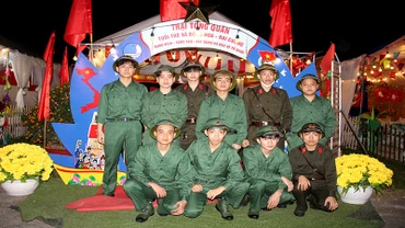 Các thanh niên huyện Kim Bảng trong ngày hội tòng quân.