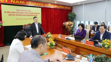 Phó Thủ tướng Hồ Đức Phớc làm việc với Ngân hàng Chính sách xã hội. 