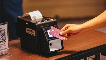 Phương thức thanh toán không dùng tiền mặt đang là lựa chọn hàng đầu của hầu hết du khách Việt Nam.