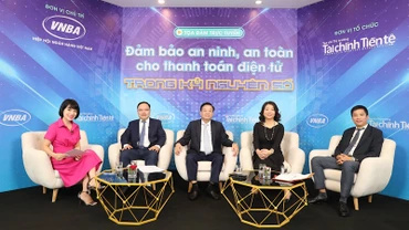 Các diễn giả chia sẻ ý kiến tại cuộc tọa đàm.