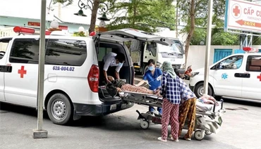 Hầu hết cơ sở dịch vụ cấp cứu, hỗ trợ vận chuyển người bệnh tại Thành phố chỉ đủ năng lực và điều kiện hỗ trợ vận chuyển người bệnh thông thường. (Ảnh minh họa Sở Y tế Thành phố Hồ Chí Minh cung cấp)
