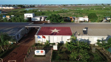 Khi cất cánh hay hạ cánh xuống mảnh đất Bentiu, bang Unity, Nam Sudan đều có thể thấy lá cờ đỏ sao vàng của Việt Nam.