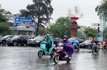 Dự báo, khu vực Hà Nội có mưa vừa, mưa to và dông. (Ảnh minh họa: Đ.T)