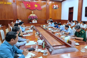Bí thư Tỉnh uỷ Cà Mau (trên cùng) yêu cầu cán bộ, công chức, các địa phương trong tỉnh khẩn trương công việc, không được sa đà tiệc tùng sau Tết bỏ bê công việc. 