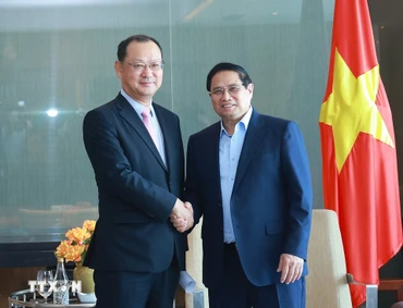 Thủ tướng Phạm Minh Chính tiếp lãnh đạo Tập đoàn Hyosung (Hàn Quốc). (Ảnh: TTXVN) 