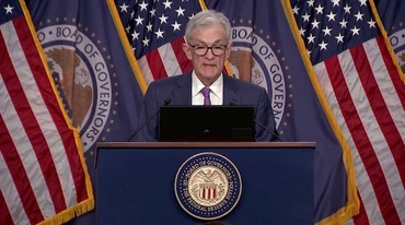 Chủ tịch Fed Jerome Powell phát biểu sau cuộc họp chính sách hôm 1/5/2024. Ảnh cắt từ clip của Reuters