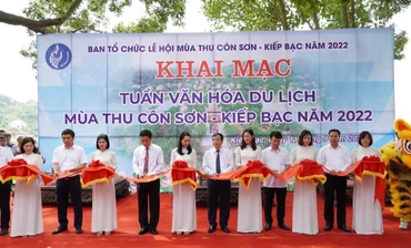 Cắt băng khai mạc Tuần văn hóa du lịch mùa thu Côn Sơn - Kiếp Bạc.