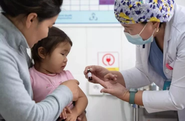 Bệnh sởi có thể được ngăn ngừa bằng cách tiêm chủng vaccine. (Ảnh: Unicef)