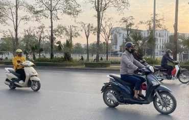 Hà Nội có nắng, trời rét. Ảnh: Đ.T