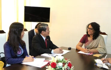 Phó Chủ tịch Quốc hội Nguyễn Đức Hải và Thủ tướng Sri Lanka Harini Amarasuriya.