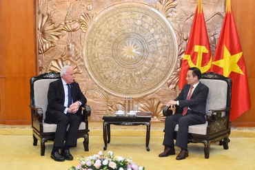 Trưởng Ban Đối ngoại Trung ương Lê Hoài Trung tiếp Đặc phái viên, Cố vấn Tổng thống Palestine Riad Malki.