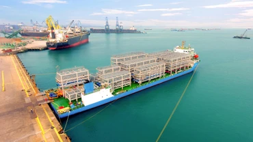 11 module đầu tiên của dự án Singapore Project Spring được xuất khẩu sang Đảo quốc Sư tử.