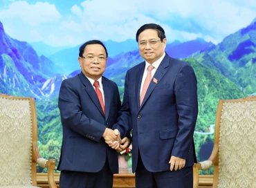 Thủ tướng Phạm Minh Chính đón Tổng Thanh tra Nhà nước Lào Khamphan Phommathat.