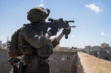 Binh sĩ quân đội Israel tham gia chiến dịch quân sự tại Rafah, phía Nam Dải Gaza. Ảnh: THX/TTXVN 