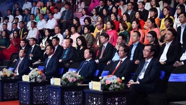 Các đại biểu dự Chương trình Thay lời tri ân 2023.