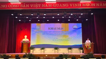 Giám đốc Học viện Báo chí và Tuyên truyền PGS, TS Phạm Minh Sơn phát biểu tại buổi khảo sát. 