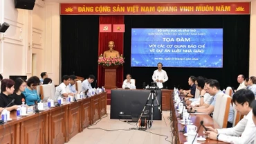 Toàn cảnh tọa đàm. 