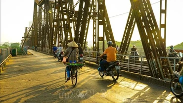 Khu vực Hà Nội ngày nắng, nhiệt độ cao nhất từ 33-35 độ C. (Ảnh: TTXVN)