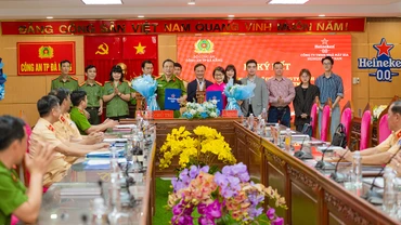 Đại diện Heineken Việt Nam và Công an thành phố Đà Nẵng ký biên bản ghi nhớ thúc đẩy văn hóa “Uống có trách nhiệm” giai đoạn 2025-2027.