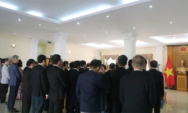 Lễ kỷ niệm 133 năm Ngày Sinh Chủ tịch Hồ Chí Minh tại Đại sứ quán Việt Nam ở Phnom Penh
