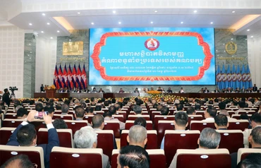 Đại hội bất thường của Đảng cầm quyền diễn ra tại địa điểm mang tên Chiến thắng lịch sử 7/1/1979 , ngày đánh đổ chế độ diệt chủng Pol Pot. (Ảnh: Nguyễn Hiệp)