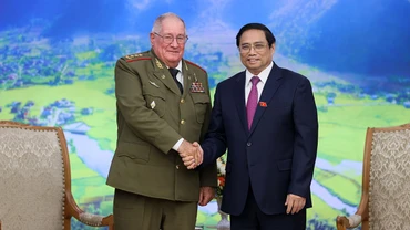 Thủ tướng Phạm Minh Chính tiếp Thượng tướng Álvaro López Miera, Bộ trưởng Các Lực lượng vũ trang cách mạng Cuba. 