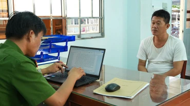 Đối tượng Thái Bình Sơn tại cơ quan công an.