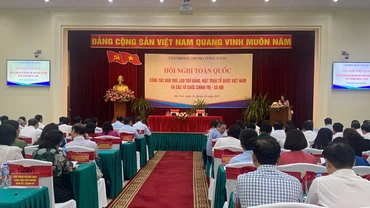 Toàn cảnh hội nghị.