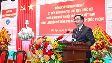 Chủ tịch Quốc hội Vương Đình Huệ phát biểu chỉ đạo tại buổi làm việc. (Ảnh: DUY LINH)