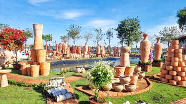 Công viên nghệ thuật gốm đỏ Vĩnh Long hình thành chỉ trong 3 ngày. 