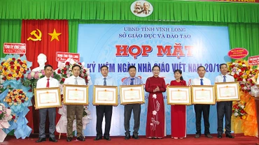 Những cá nhân vinh dự đón nhận Bằng khen của Thủ tướng Chính phủ