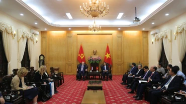 Quang cảnh buổi tiếp giữa lãnh đạo Học viện Chính trị Quốc gia Hồ Chí Minh và lãnh đạo Viện Nghiên cứu chiến lược Nga. (Ảnh: HẢI ĐĂNG)