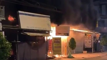 Hiện trường vụ cháy 2 ki-ốt.