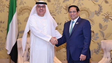 Thủ tướng Chính phủ Phạm Minh Chính và Bộ trưởng Nguồn nhân lực UAE Abdulrahman Abdumannan Al-Awar.