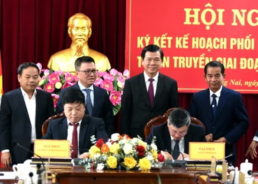 Lễ ký kết Kế hoạch phối hợp công tác tuyên truyền giai đoạn 2023-2025 giữa Báo Nhân Dân và Tỉnh ủy Đồng Nai.
