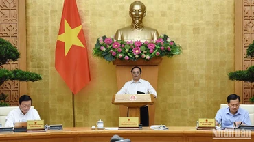[Ảnh] Thủ tướng Phạm Minh Chính chủ trì họp chuyên đề về xây dựng pháp luật tháng 6