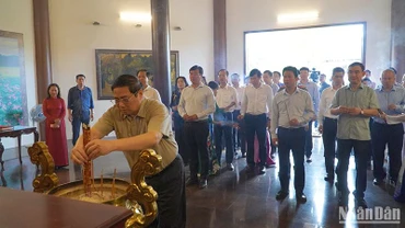 [Ảnh] Thủ tướng Phạm Minh Chính viếng Khu di tích Nguyễn Sinh Sắc